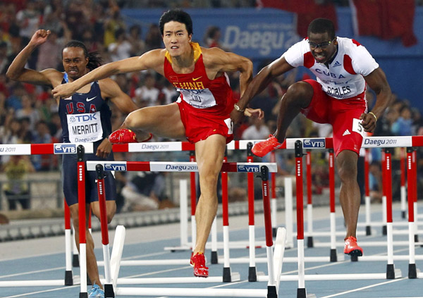 Robles stripped of 110m hurdles gold