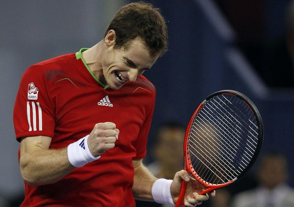 Murray wins in Shanghai to overtake Federer in rankings