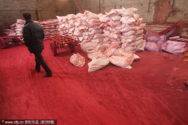 Polluted river looks blood-red in C China