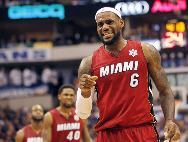 Leading players shine as NBA makes Christmas return