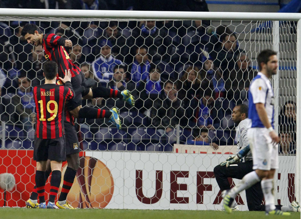 Aguero gives City headstart with win at Porto