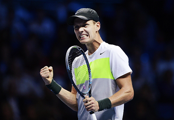 Berdych beats Tsonga to revive London hopes