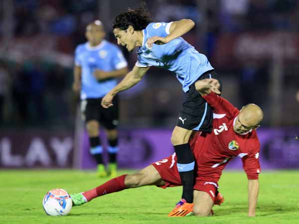 Uruguay books the last ticket to World Cup