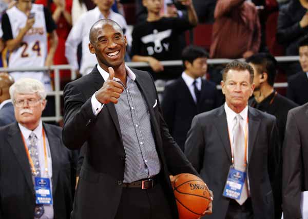 Kobe gets 2-year extension from Lakers