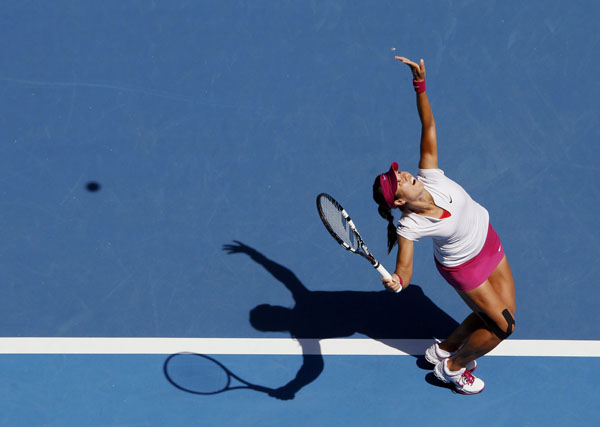 Narrow escape for China's Li Na in 3rd round