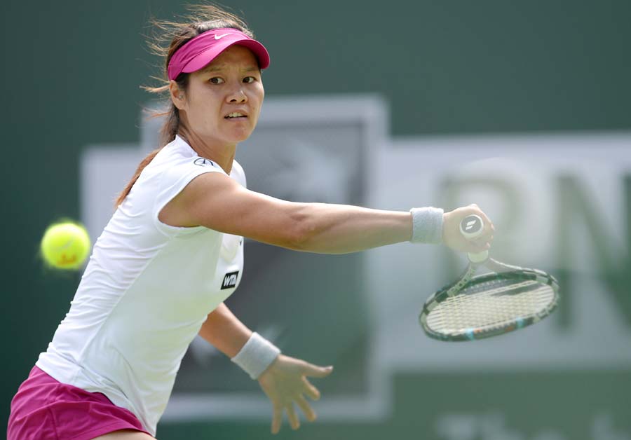 Li Na reaches semifinals at Indian Wells