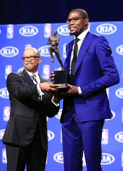 Kevin Durant of Oklahoma City Thunder wins MVP award for first time - ESPN