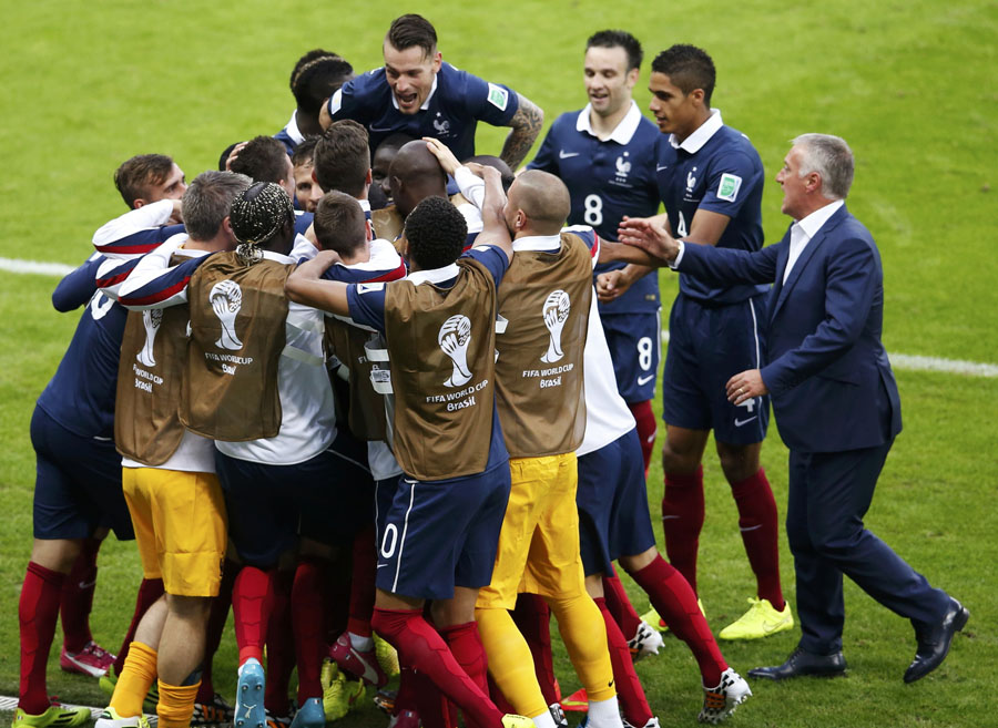 Benzema brace as France overrun 10-man Honduras