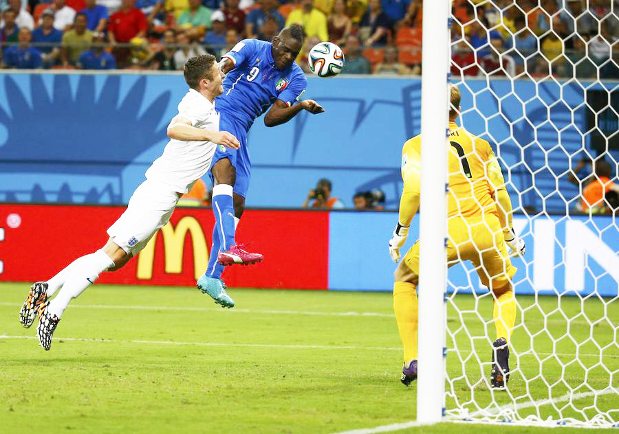 World Cup: Balotelli's header lifts Italy past England, 2-1