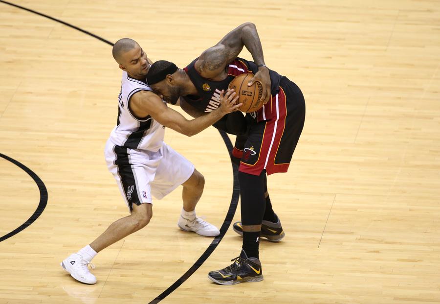 NBA Finals 2014: San Antonio Spurs beat Miami Heat 104-87 in game