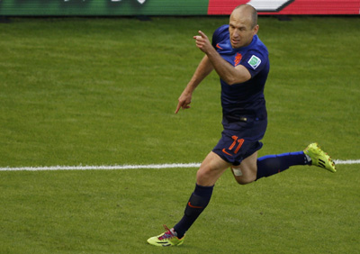 World Cup highlights: Speed king Robben