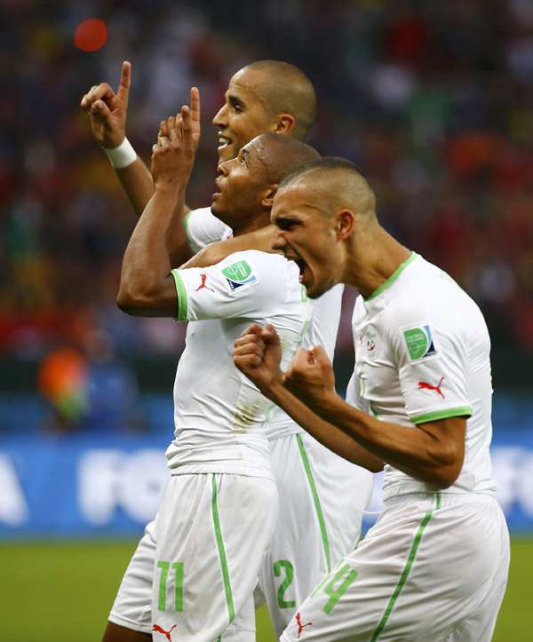 Algeria beat South Korea 4-2 to close in on last 16