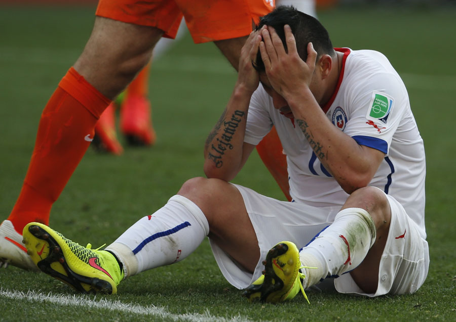 Dutch down Chile, look like dodging Brazil