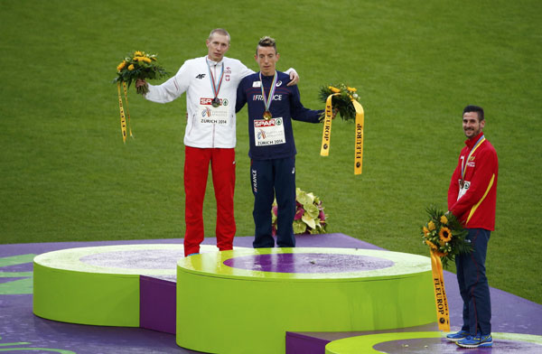 Steeplechase winner disqualified for shirtless celebration