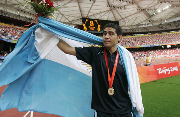 Former Argentina and Barca player Riquelme retires