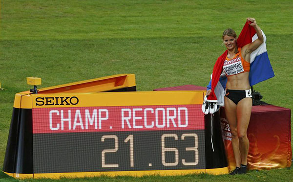 Schippers shifts up a gear to take 200m gold