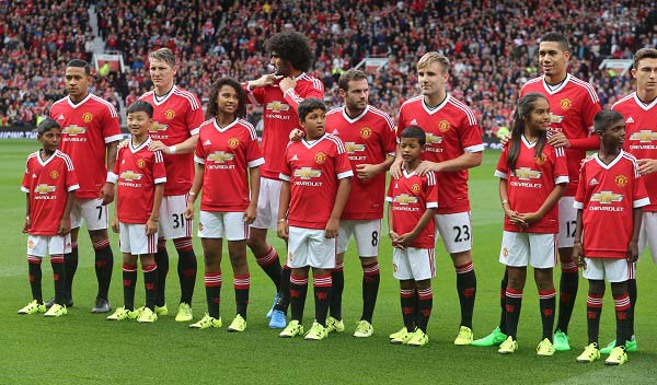 Chevrolet brings 11 children to Manchester United