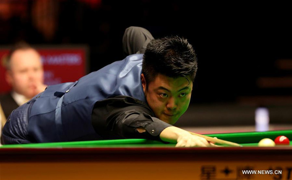Higgins edges out China's Liang at snooker Masters
