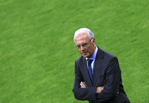 FIFA fines Beckenbauer for not cooperating in World Cup bid probe