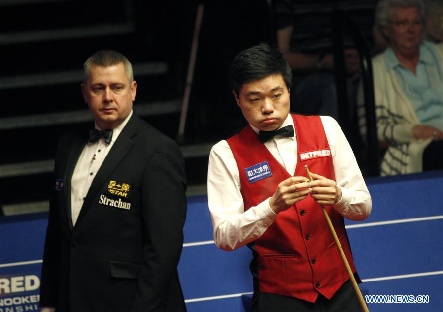Selby leads Ding 10-7 at snooker worlds final