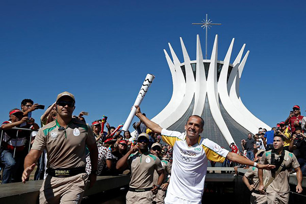 Rio 2016 torchbearers describe 'once-in-a-lifetime' thrill