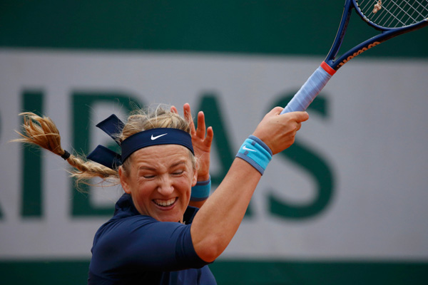 Azarenka retires from opening match due to injury at Roland Garros