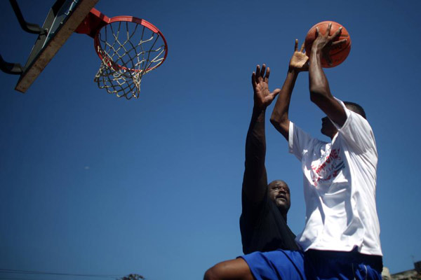 NBA legend Shaquille O' Neal hosts basketball clinic in Cuba