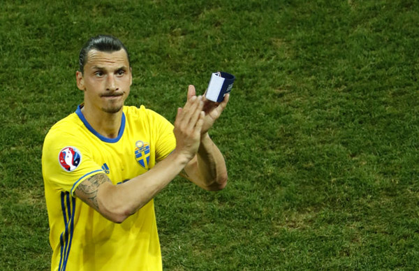 Ibrahimovic says he is joining Manchester United