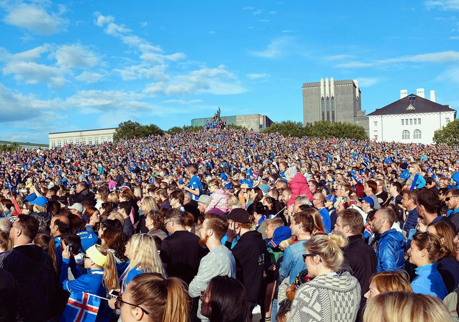 Iceland soccer team gets hero's welcome back home in Reykjavik