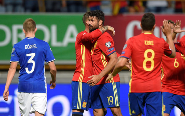 Easy win for Spain to kick off World Cup campaign