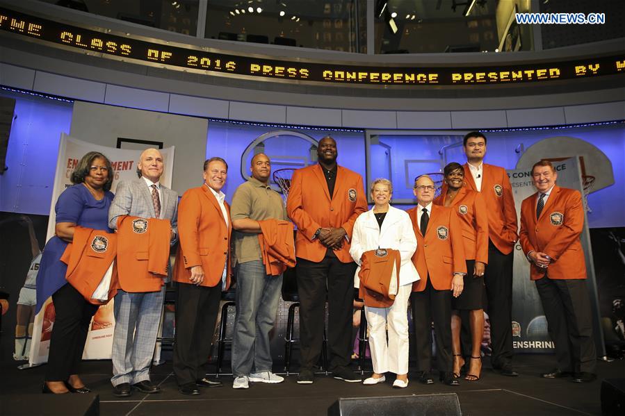 Yao Ming and Class of 2016 receive Hall of Fame jackets