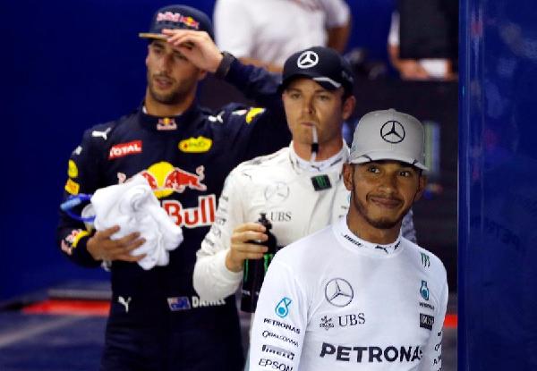 Ricciardo tips Rosberg for F1 title