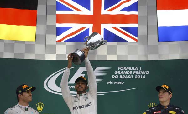 Hamilton wins Brazilian Grand Prix, keeps title hopes alive