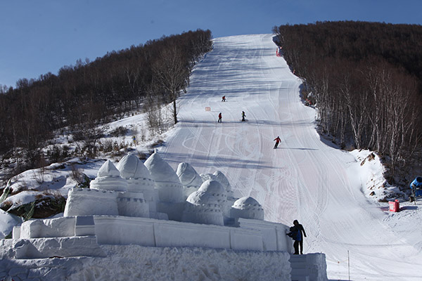 China takes plunge into snow biz