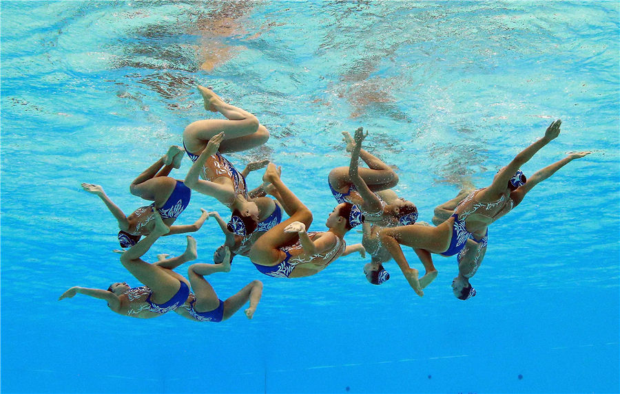 Chinese synchronized swimmers claim history-making gold at FINA worlds