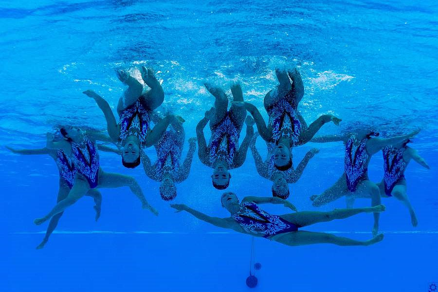 Chinese synchronized swimmers claim history-making gold at FINA worlds