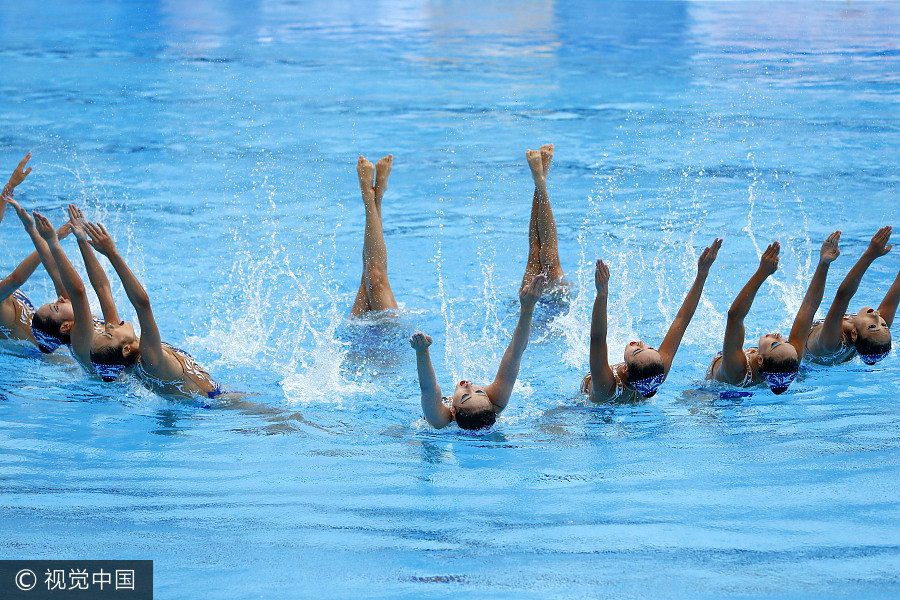 Chinese synchronized swimmers claim history-making gold at FINA worlds