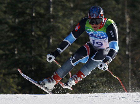 Svindal wins gold in men's super-G