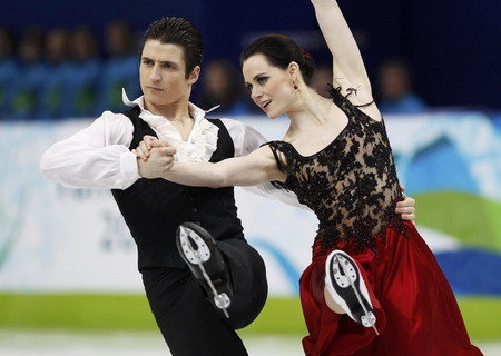 Home favorites lead ice dancing