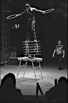 Iraqi circus returns, smaller but with power to transfix