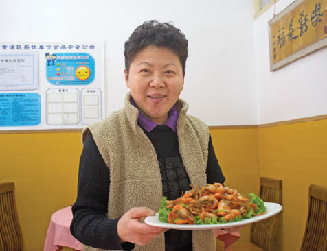 Savoring food and fuss at mom's table