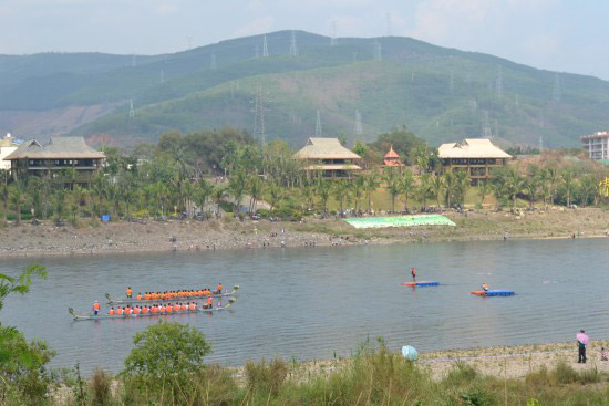 Boat races usher in Dai New Year