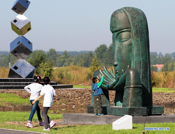 13th Changchun Int'l Sculpture Exhibition held in NE China
