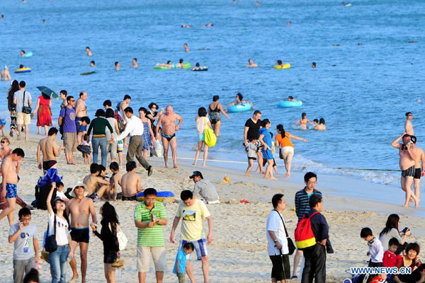 Hainan Monthly Special: For tourists, island is breath of fresh air