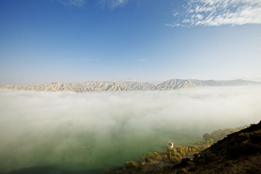 Magnificent Yellow River shrouded in fog