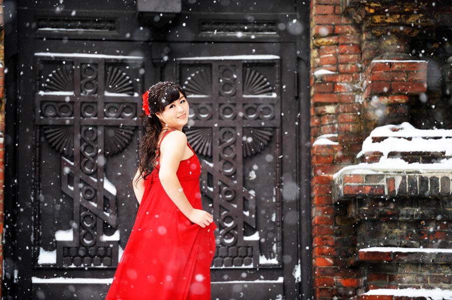 First snowfall brings seasonal charm to Harbin