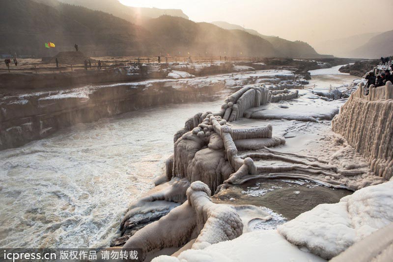 The icy beauty of Hukou Waterfall