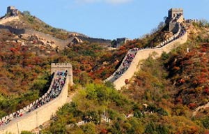 Obamas climb Great Wall after lunch of trout