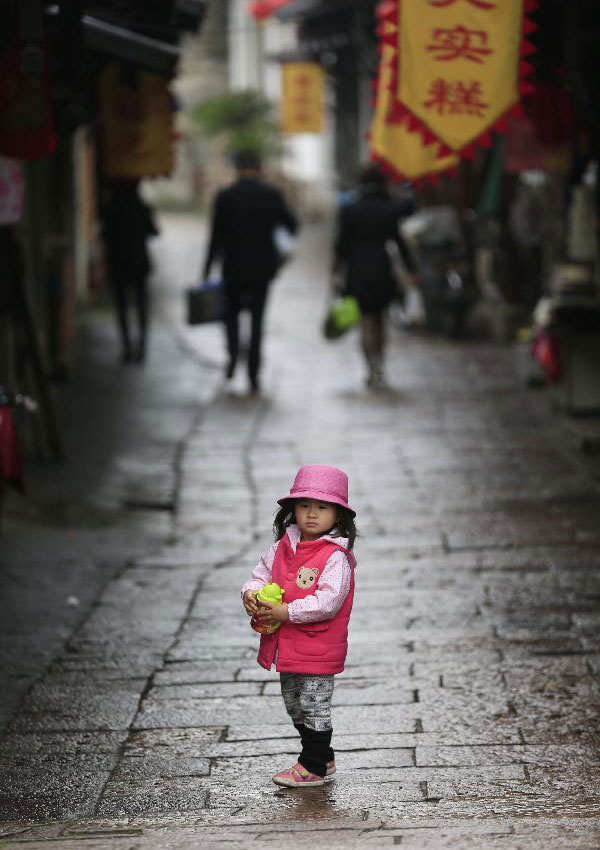 Jinxi ancient town embraces large numbers of tourists