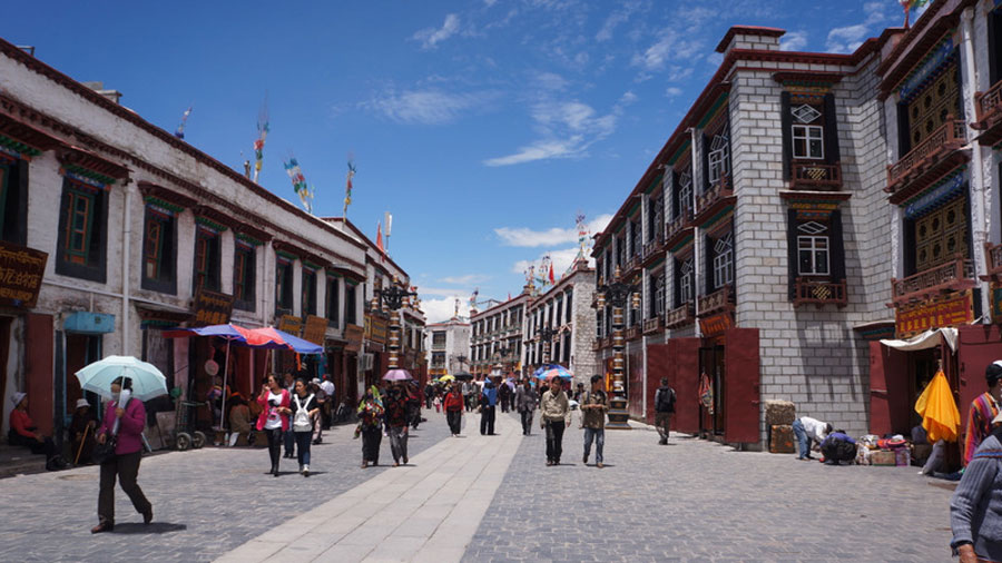 A glimpse of Lhasa